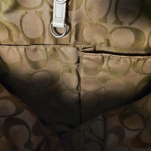 Coach  Salmon Bag Tote Bag, 1 Wristlet, 1 Wallet Wristlet - Picture 5 of 16